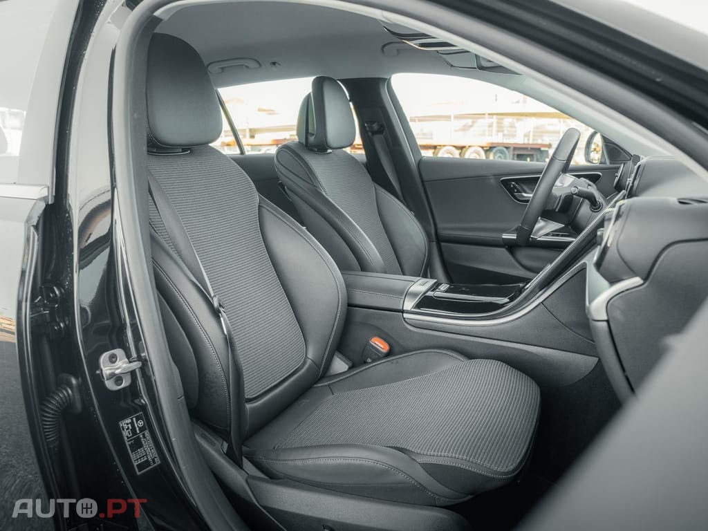 Mercedes-Benz C 300 e Avantgarde