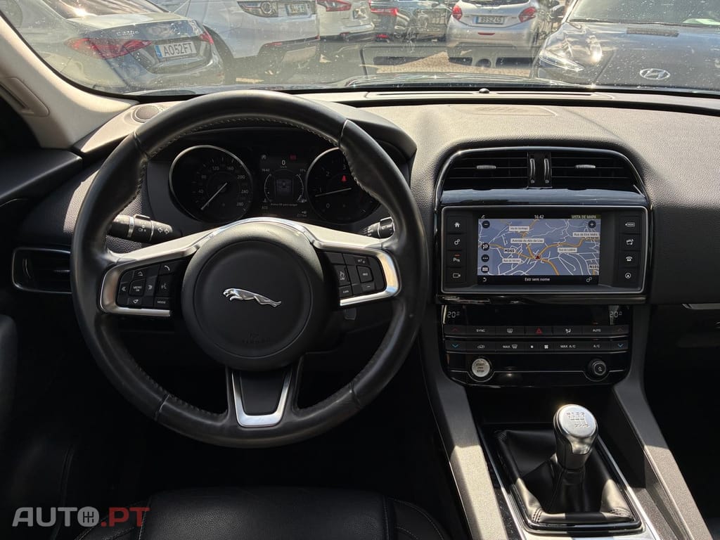 Jaguar F-Pace 2.0 i4D Pure