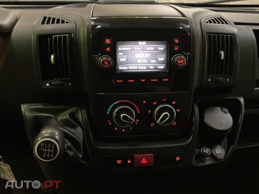 Peugeot Boxer 2.2 BlueHDi 333 L3H2 Premium