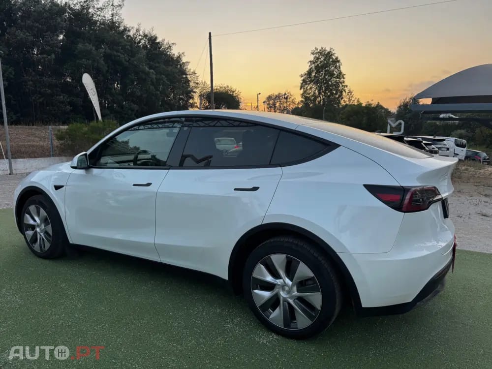 Tesla Model Y Long Range Dual Motor AWD