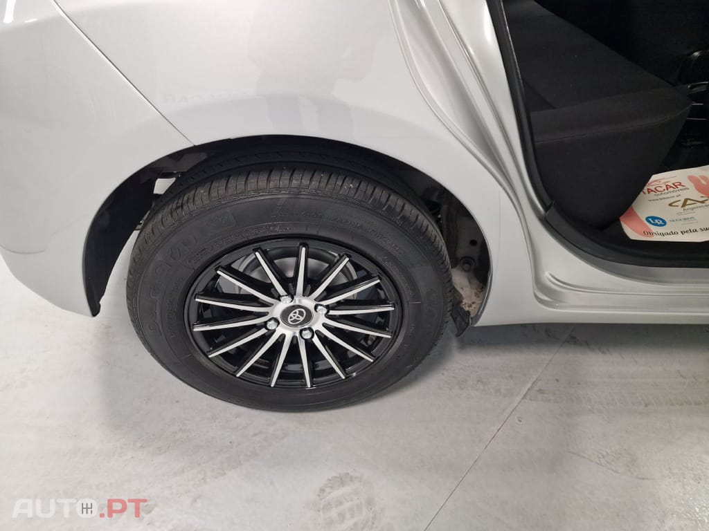 Toyota Yaris 1.0 VVT-I ACTIVE