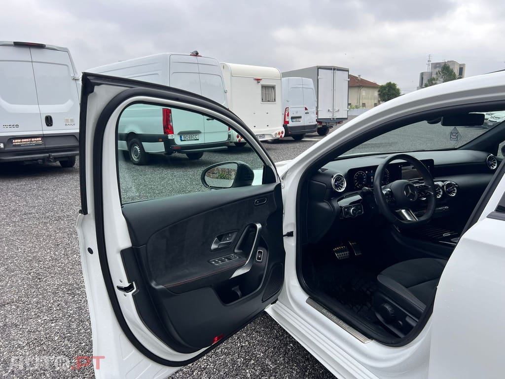 Mercedes-Benz A 250 e AMG Line
