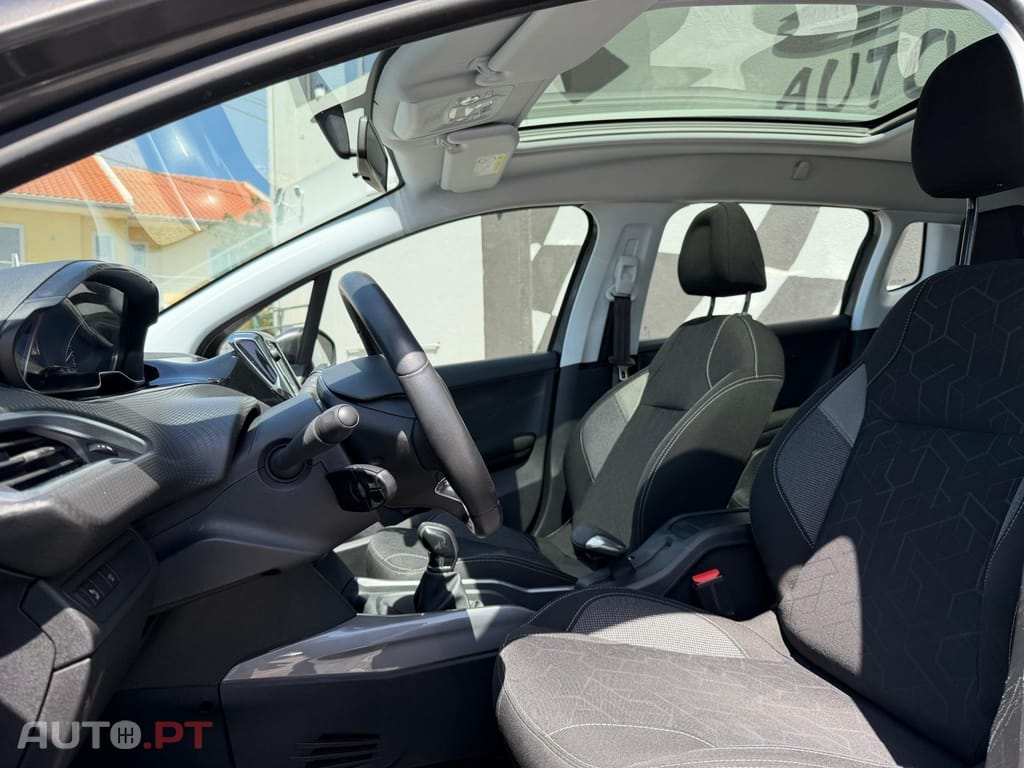 Peugeot 2008 1.2 PureTech Style