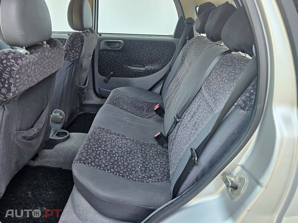 Opel Corsa 1.2 16V Confort