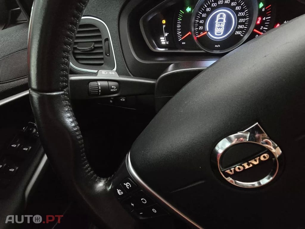 Volvo V40 2.0 D3 Momentum