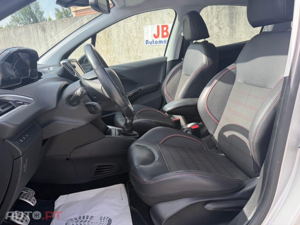Peugeot 208 1.2 PureTech GT Line