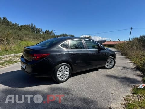 Opel Astra Sedan 1.6 CDTi