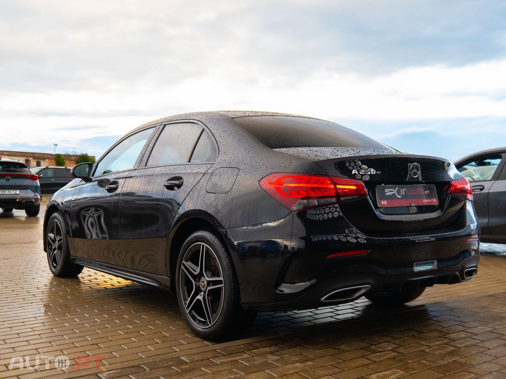 Mercedes-Benz A 250 e 8G-DCT AMG Line