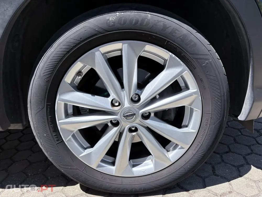 Nissan Qashqai 1.5 dCi Tekna Premium 17 Alcantara