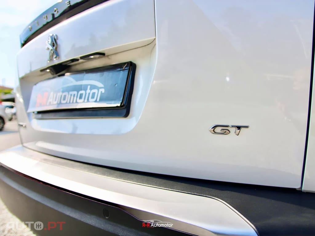 Peugeot E-2008 50 kWh GT