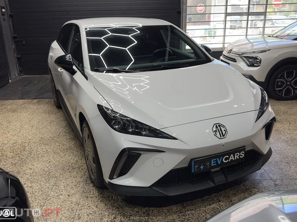 MG MG4 4 Luxury 64 kWh