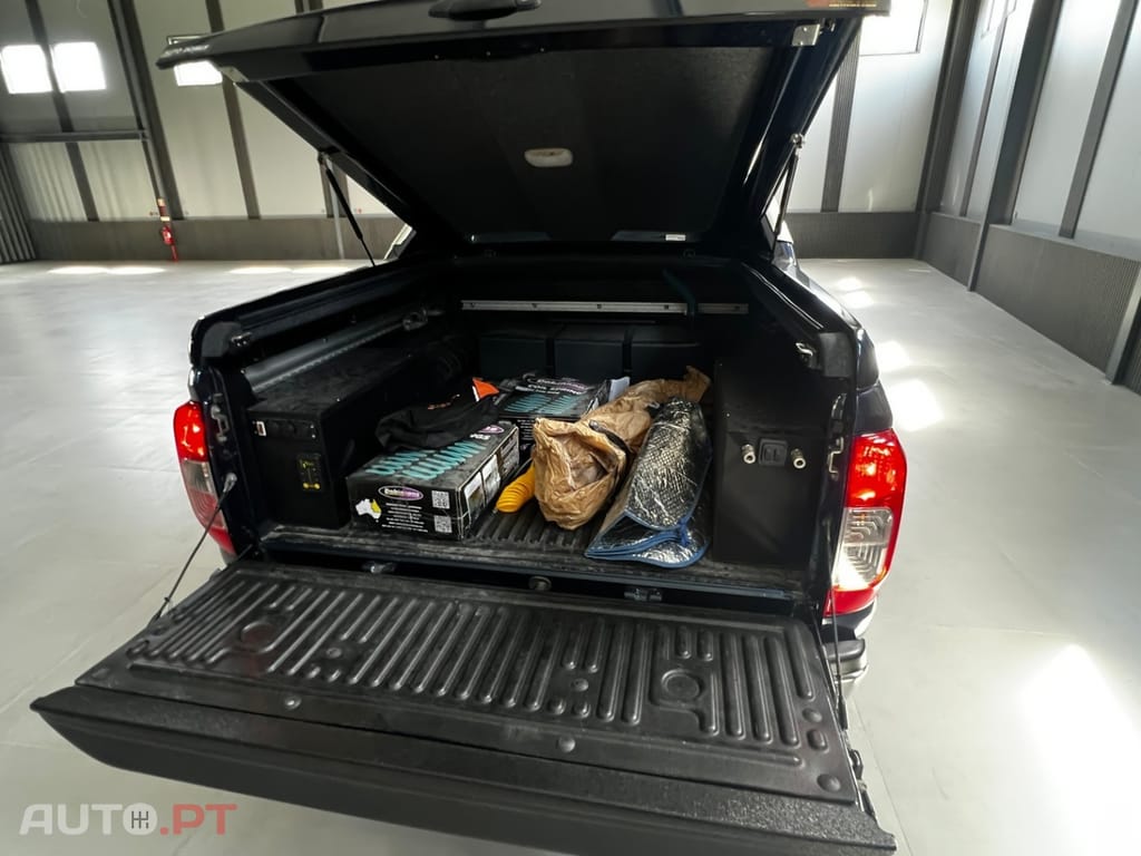 Nissan Navara 2.3 Cdi 4WD - Dupla Cabine