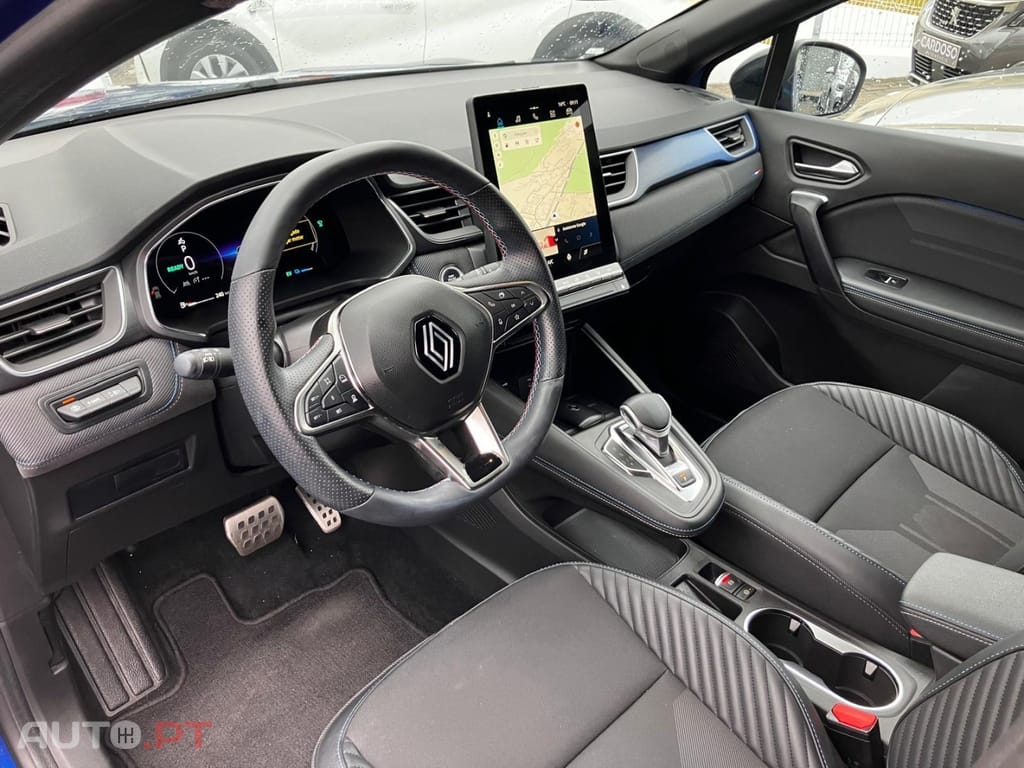 Renault Captur E-Tech Hybrid Esprit Alpine — fotografia 12