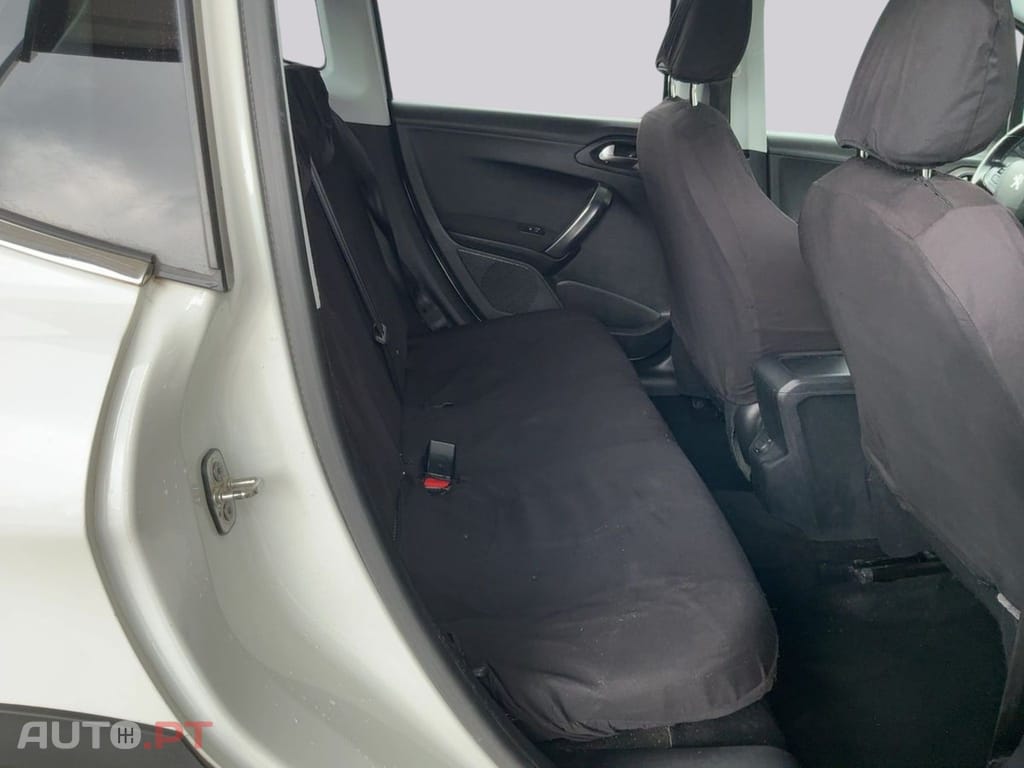 Peugeot 2008 1.2 PureTech Allure EAT6