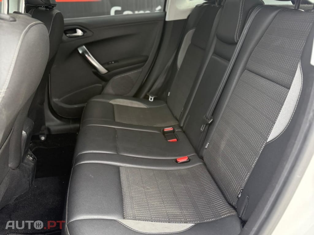 Peugeot 2008 1.2 PureTech Allure