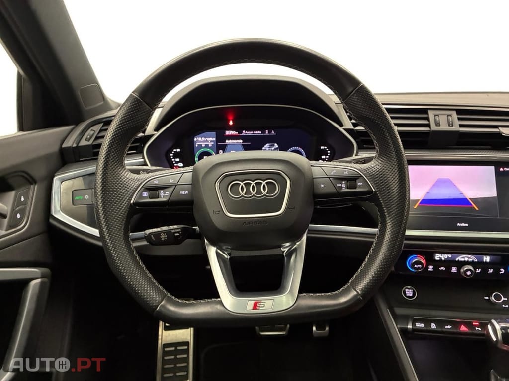 Audi Q3 45 TFSIe S line S tronic