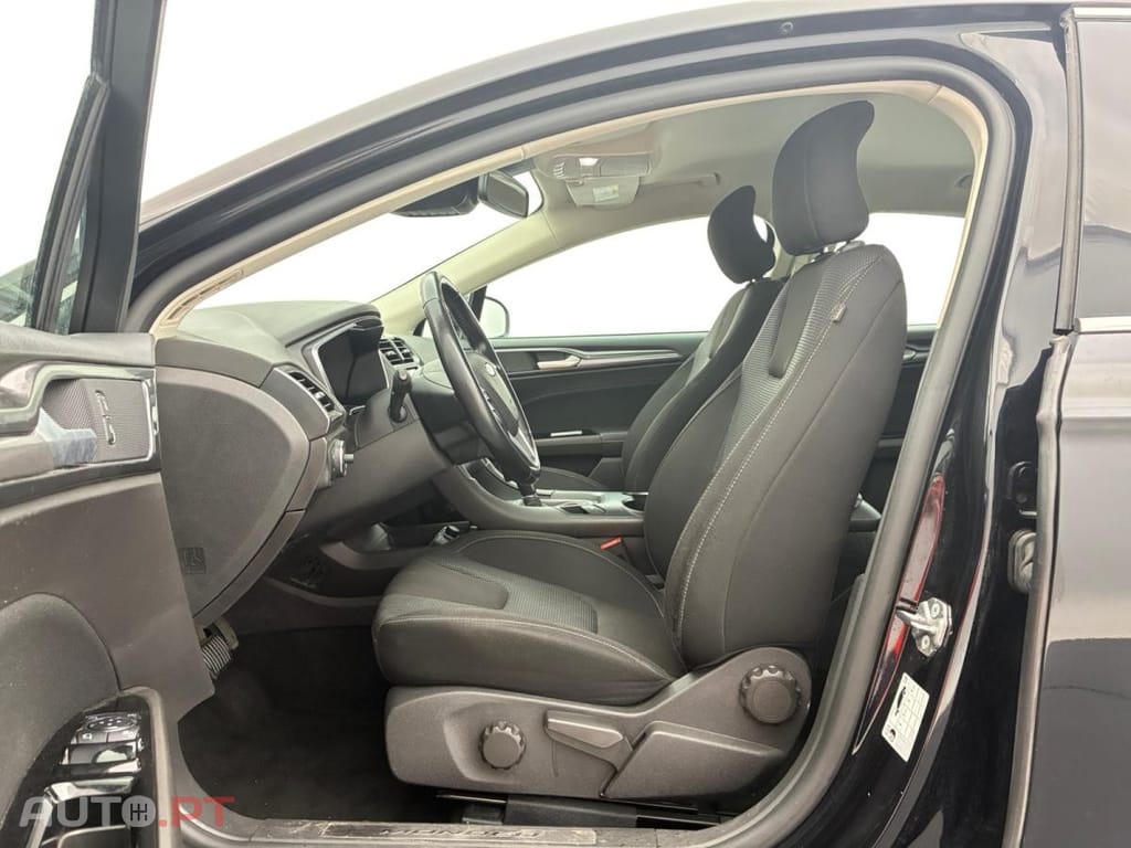 Ford Mondeo 2.0 HEV Titanium