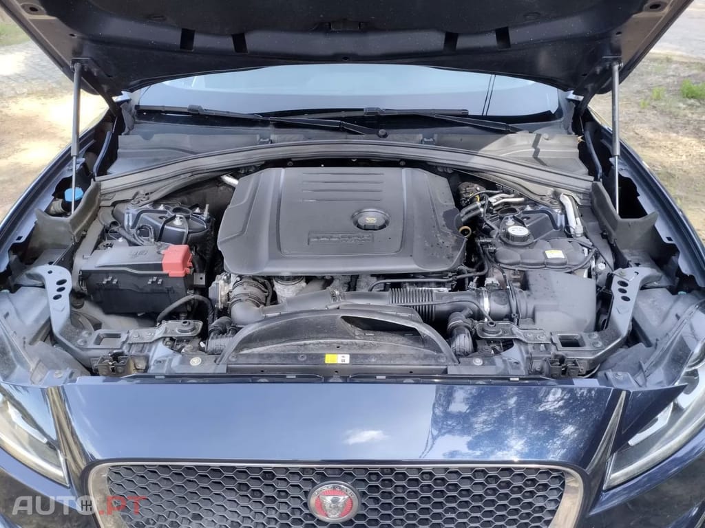 Jaguar F-Pace 2.0 i4D Prestige