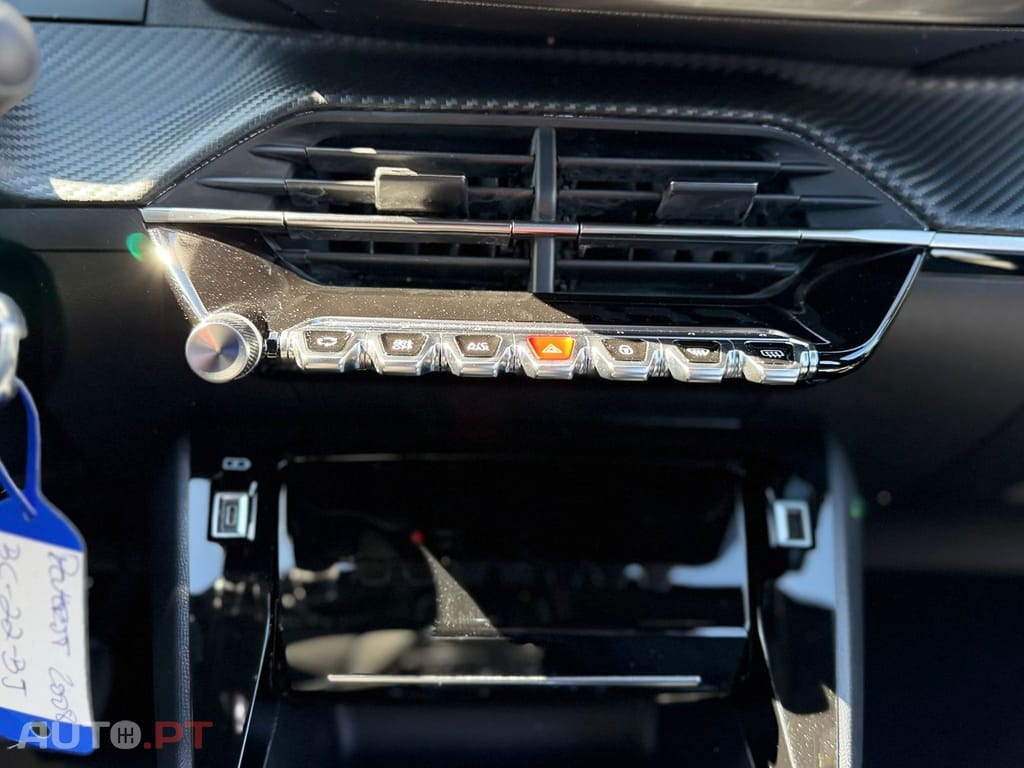 Peugeot 2008 1.2 PureTech Allure EAT8