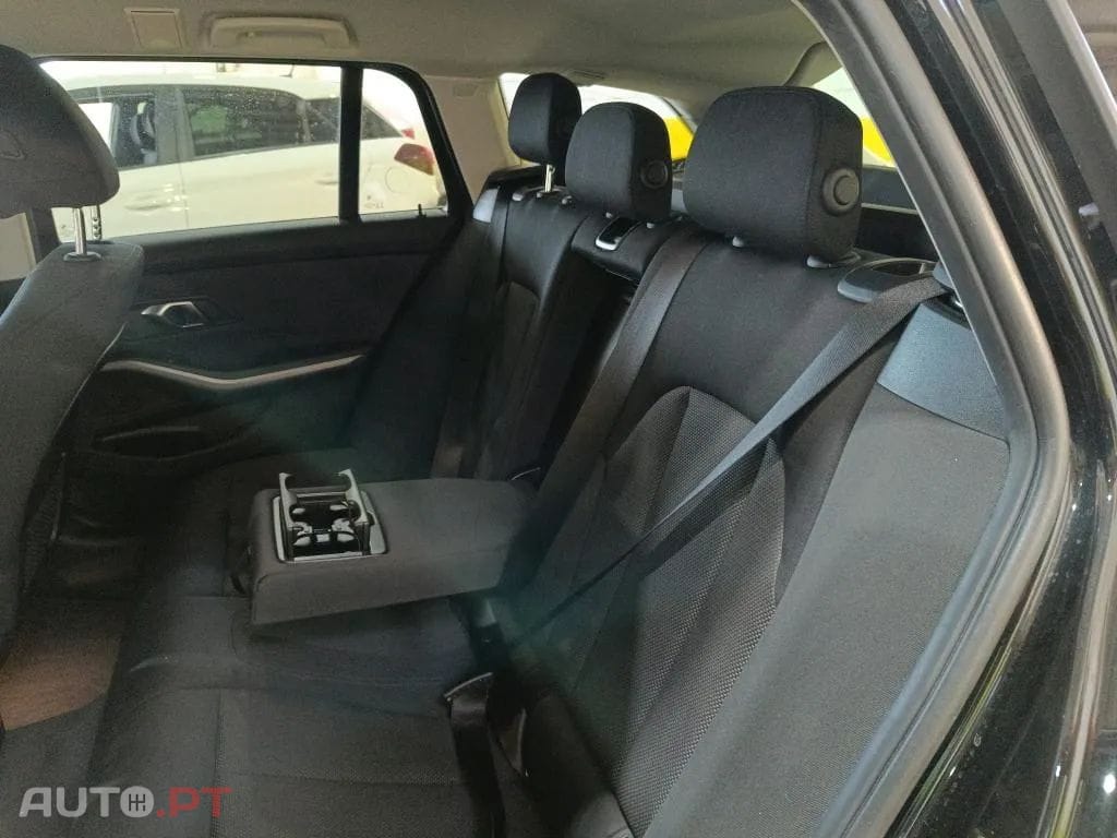 BMW 320 e Touring Auto