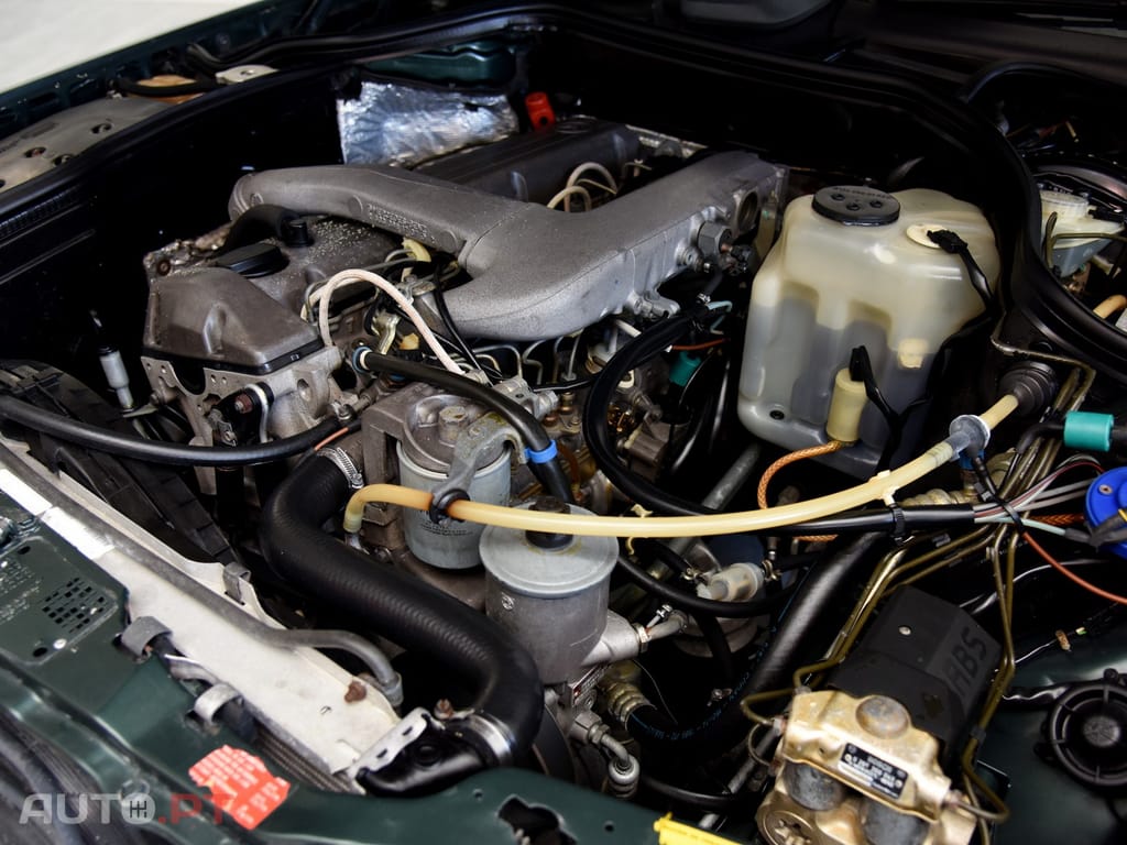 Mercedes-Benz E 300 D Turbo