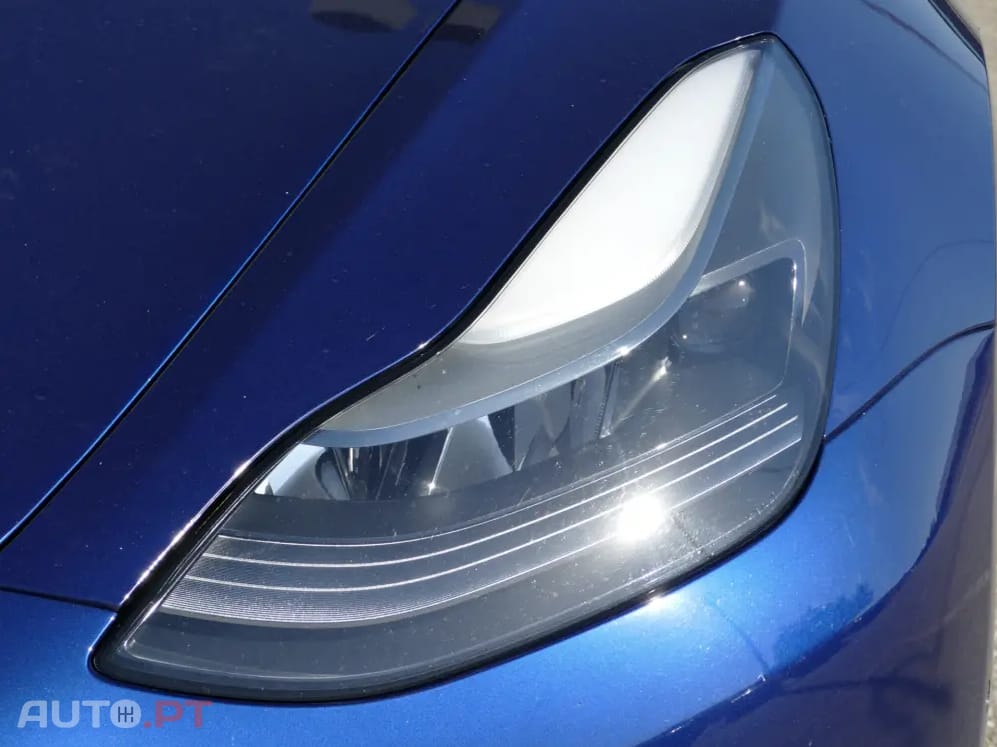 Tesla Model 3 Tração Traseira