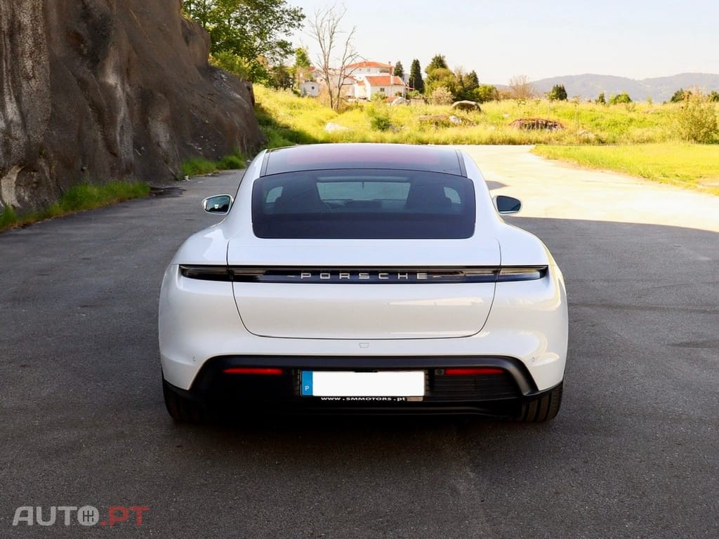 Porsche Taycan Standard