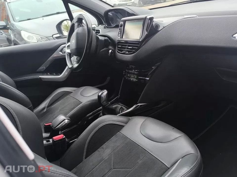 Peugeot 2008 1.2 PureTech Crossway EAT6