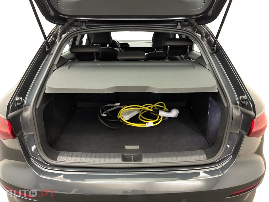 Audi A3 Sportback 40 TFSIe S Tronic Business Line