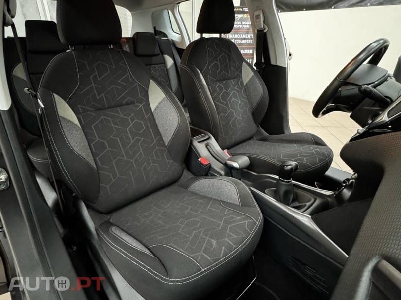 Peugeot 2008 1.2 PureTech Active