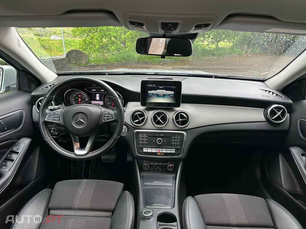 Mercedes-Benz GLA 220 4Matic 8G-DCT Special Edition