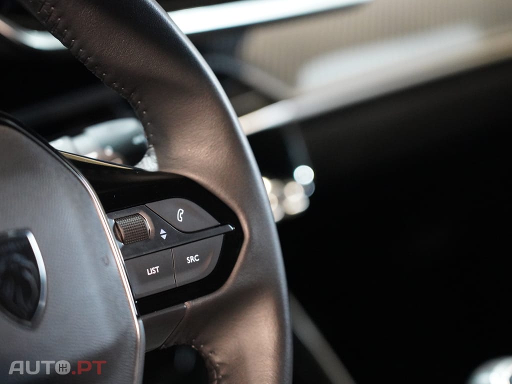 Peugeot 2008 1.2 PureTech Allure