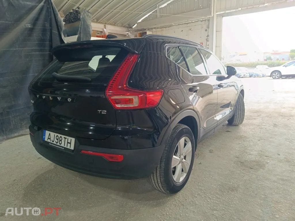 Volvo XC40 1.5 T2 Momentum