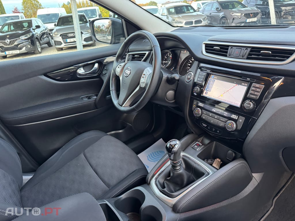 Nissan Qashqai 1.2 DIG-T N-Connecta 18