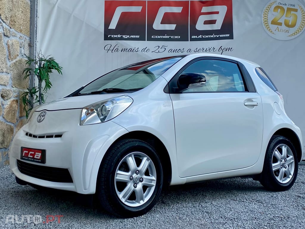 Toyota iQ 1.4 D-4D 2 NAVI+Bluetooth