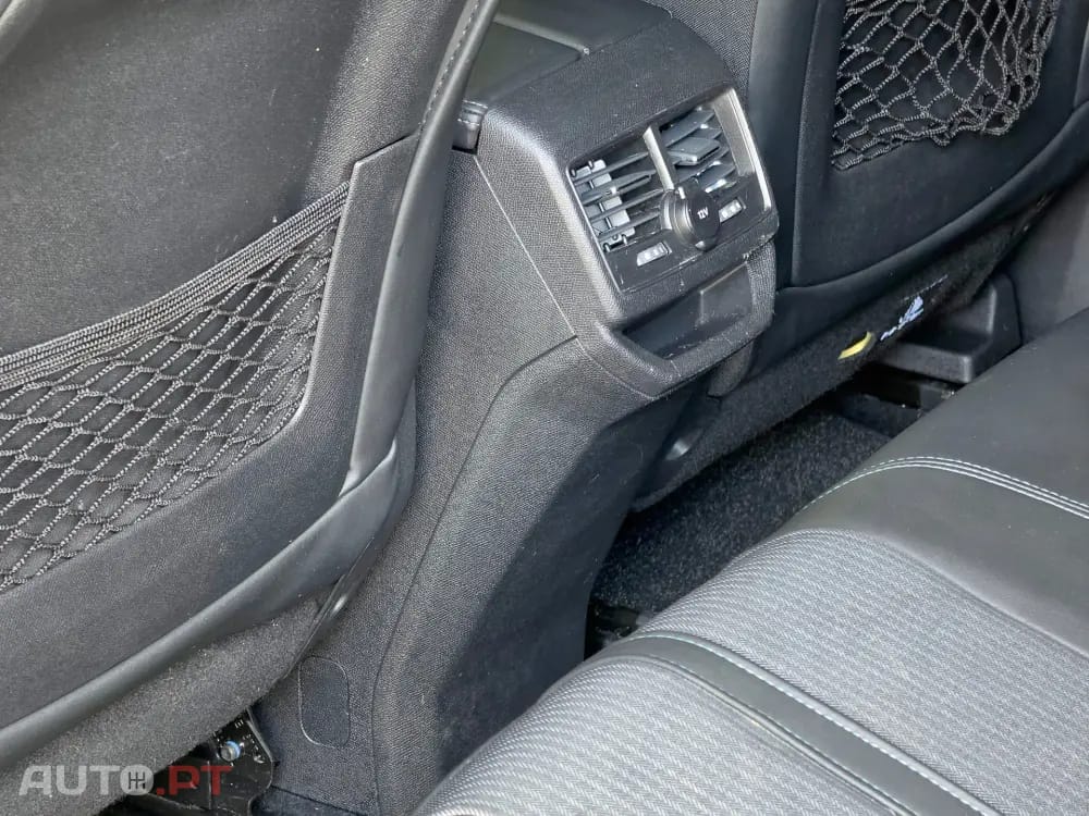 Peugeot 3008 1.6 Hybrid Allure e-EAT8