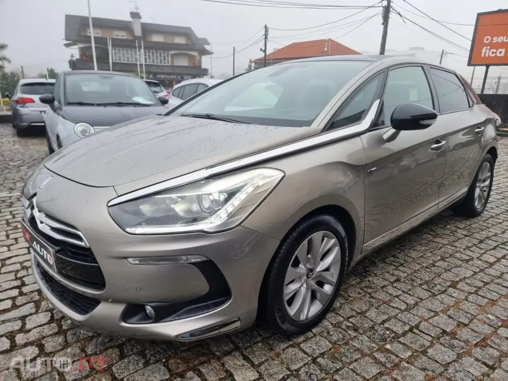 Citroen DS5 2.0 HDi Hybrid4 So Chic CMP6