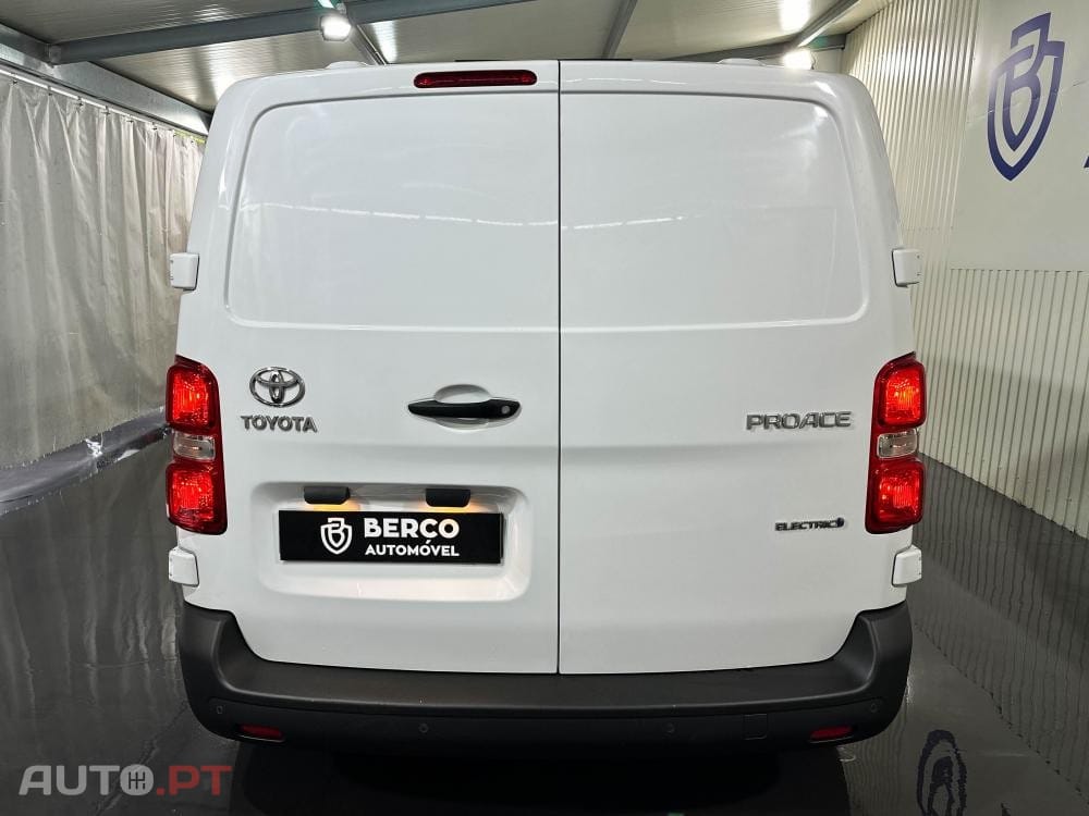 Toyota Proace Eletric 75kWh 136cv Business Line