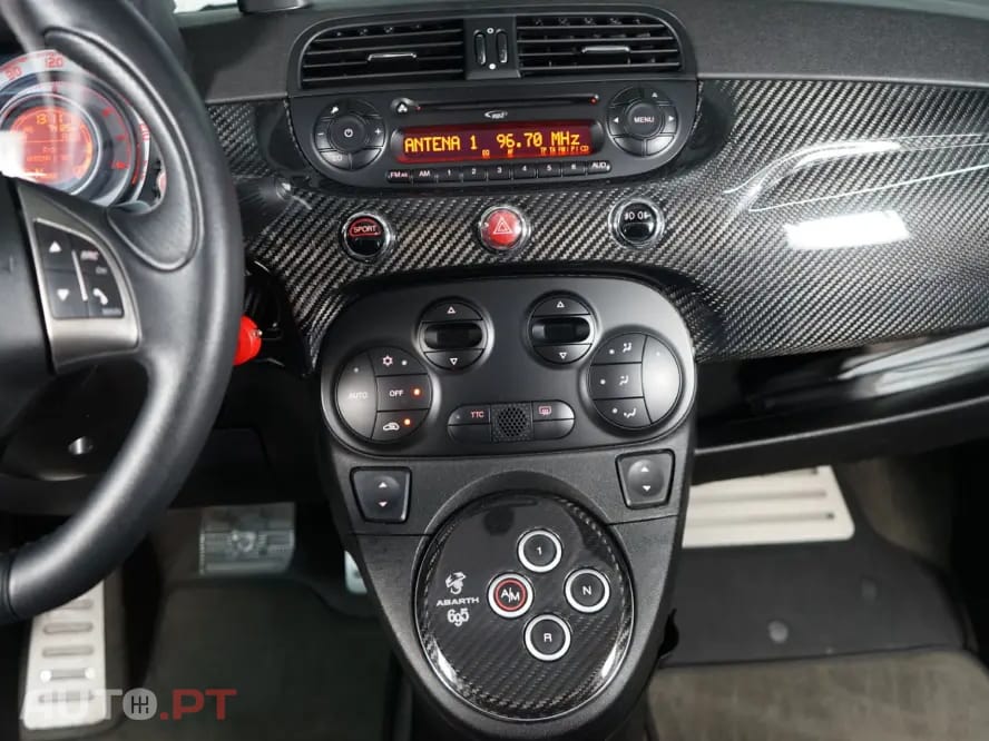 Abarth 695 Outro