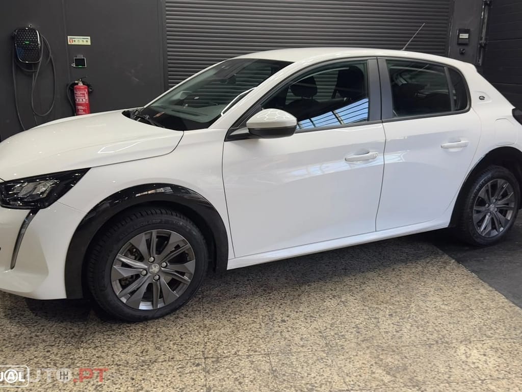 Peugeot E-208 Active Pack