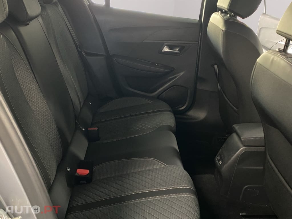 Peugeot 208 1.2 Hybrid Allure e-DCS6