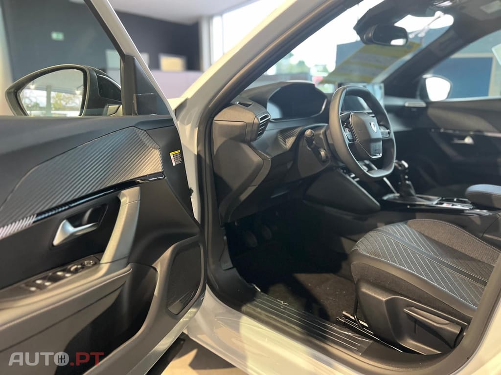 Peugeot 2008 1.2 PureTech Allure
