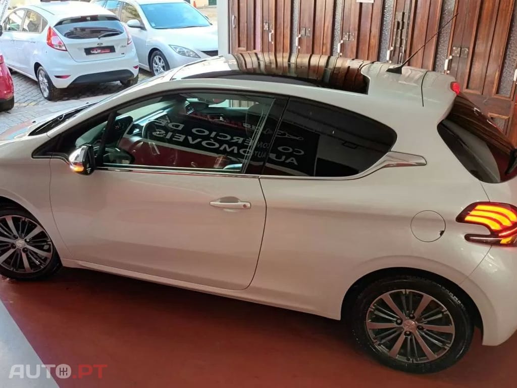 Peugeot 208 1.2 PureTech Allure