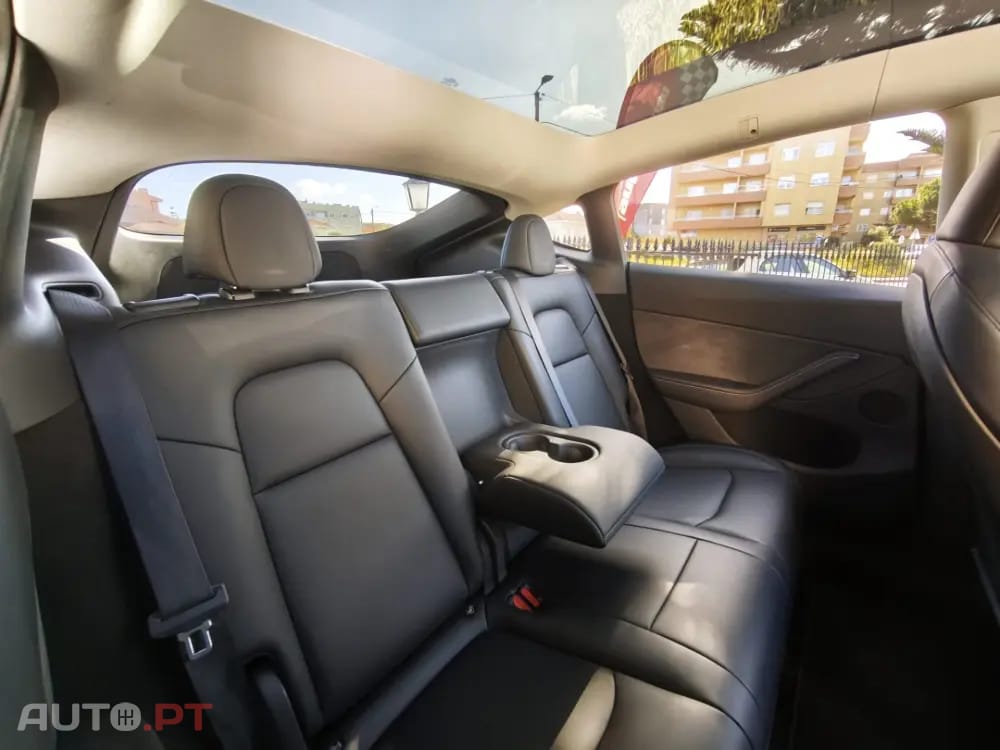 Tesla Model Y RWD