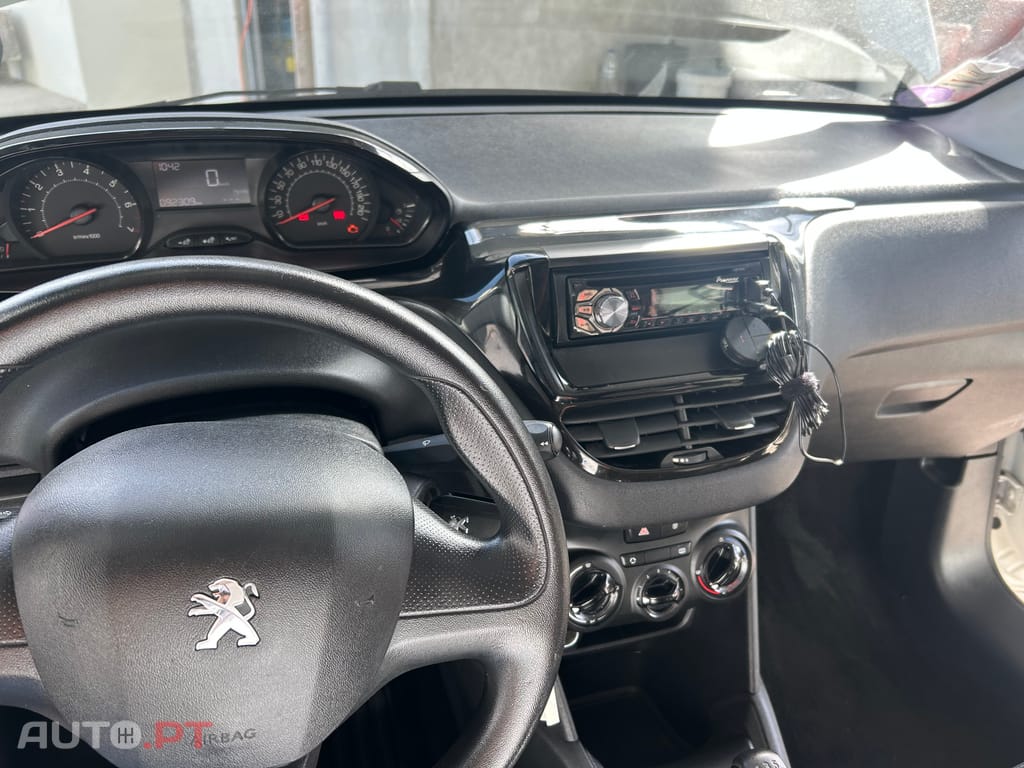 Peugeot 208 Vti