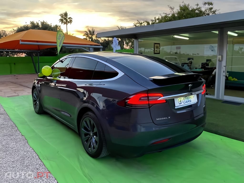 Tesla Model X 100D