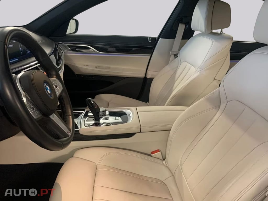 BMW 745 I.V.A DEDUTÍVEL e M Sport