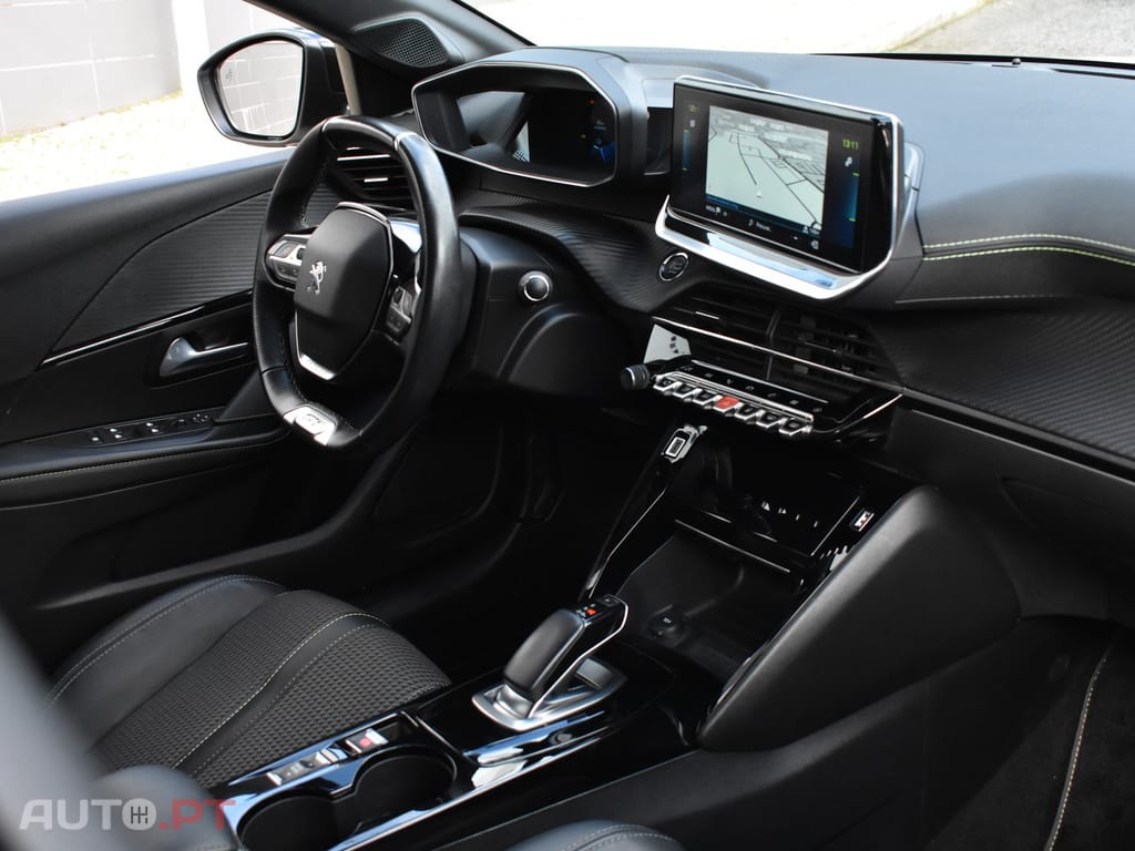 Peugeot E-208 50 kWh GT