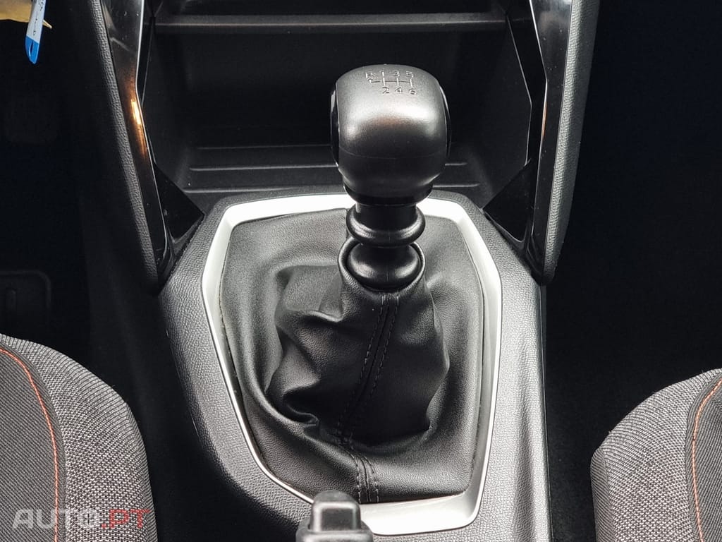 Peugeot 2008 1.2 PureTech Active Pack