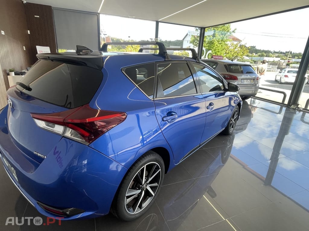 Toyota Auris 1.8 HSD Comfort +P.Techno+P.Sport